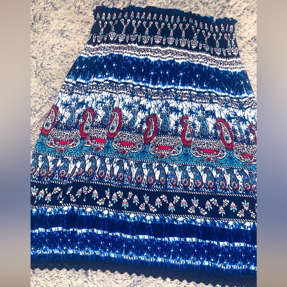 Boho style, Beautiful Soft Midi length Skirt in Size Small has lots of stretch!